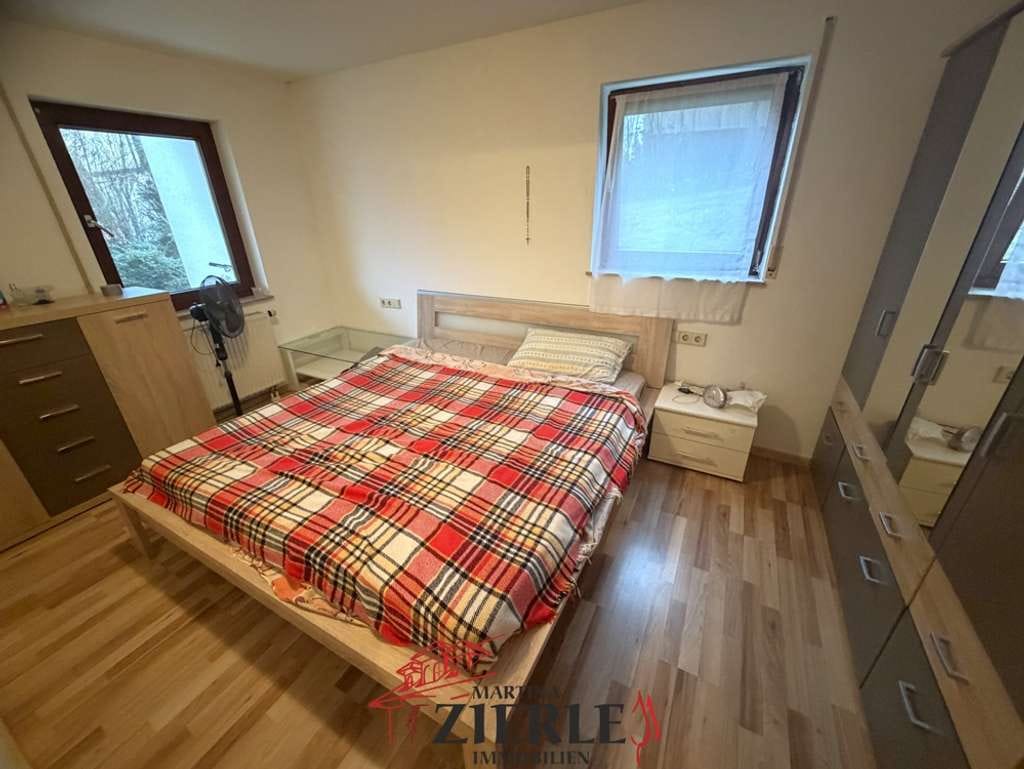 Immobilie in Reichenbach an der Fils - Gemütliche 2,5-Zi. Whg. mit Terrasse und TG-Platz in gefragter Lage von Reichenbach an der Fils! - Bild 2