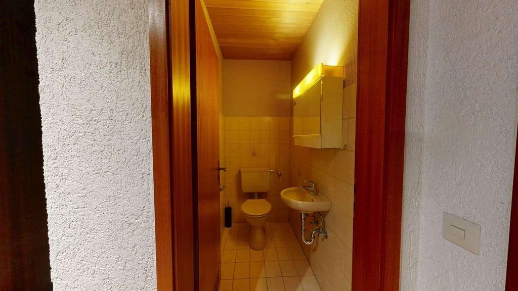 Immobilie in Karlsdorf-Neuthard - ~~ GEPFLEGTE DREI ZIMMER WOHNUNG MIT BALKON, KELLERRAUM UND GARAGE ~~ - Bild 4