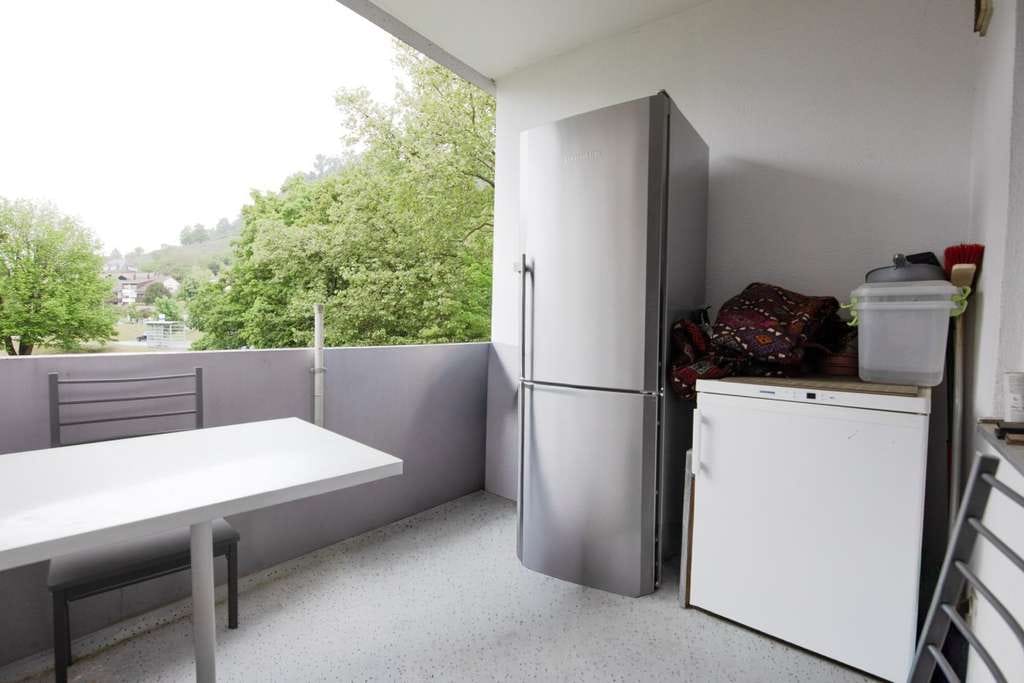 Immobilie in Grenzach-Wyhlen - Grenznah investieren – zuverlässig vermietete 3-Zimmer-ETW mit Balkon - Bild 1