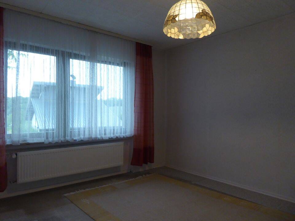 Immobilie in Bad Nauheim - Großzügiges Einfamilienhaus mit Einliegerwohnung und vielfältigen Möglichkeiten in Rödgen! - Bild 2