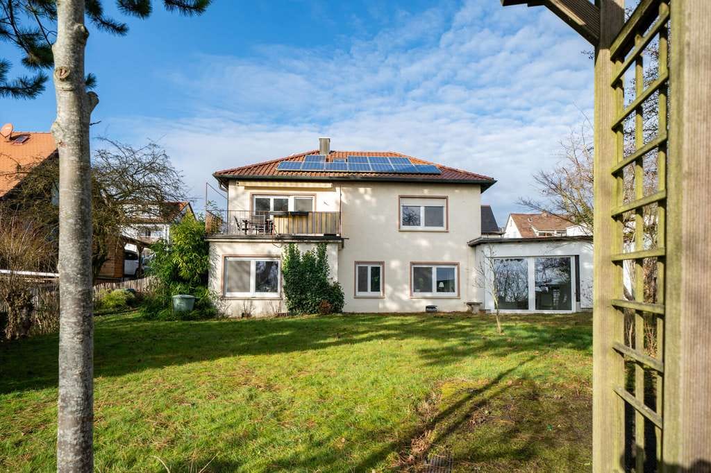 Immobilie in Erbach - Raum für Ihre Wohnträume – Einfamilienhaus mit Garten und Rückzugsmöglichkeiten - Bild 0