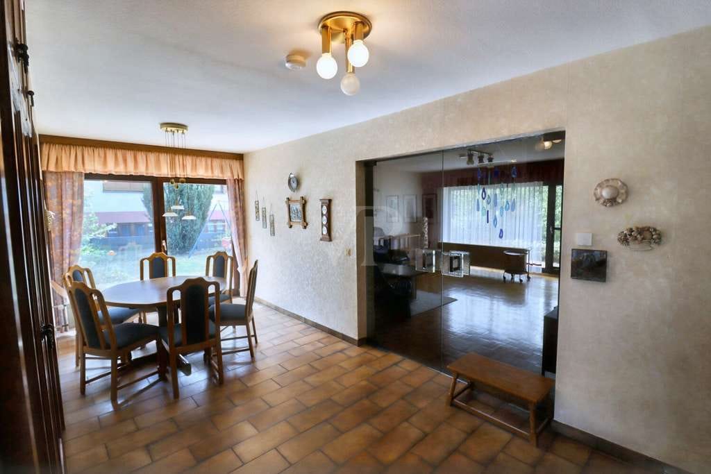 Immobilie in Dombühl - Einfamilienhaus mit Einliegerwohnung und Garten in idyllischer Lage - Bild 4