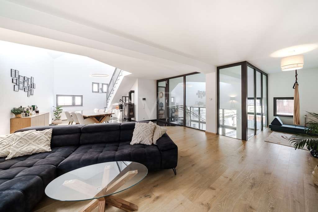 Immobilie in Usingen - Moderne Architektur trifft Fachwerk – Wohnkomfort und viel Platz im alten Ortskern von Eschbach - Bild 0