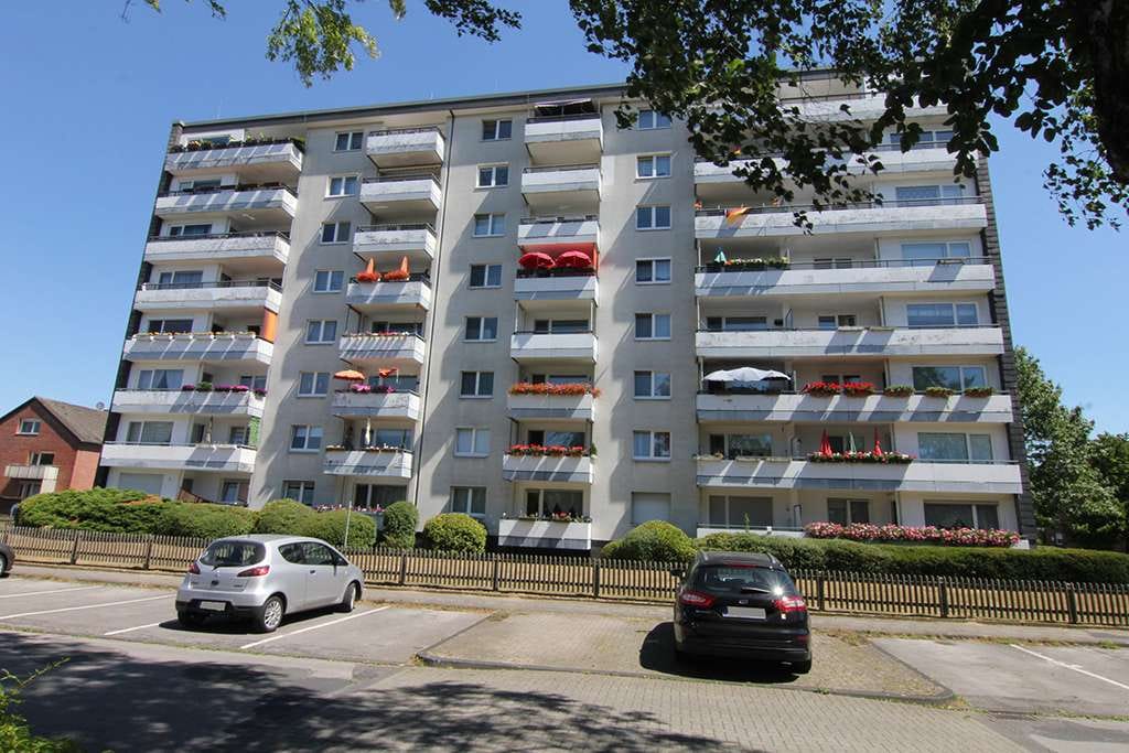 Immobilie in Voerde (Niederrhein) - Schöne Kapitalanlage im Herzen von Friedrichsfeld mit großem Balkon und Aufzug - Bild 0