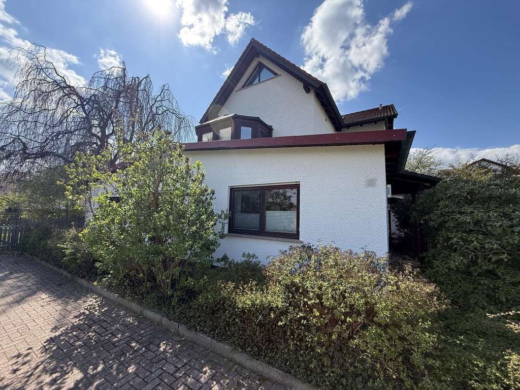 Immobilie in Fritzlar - Massives, hochweriges Einfamilienhaus mit 2 Einheiten & viel Wohnkomfort in Fritzlar/Züschen  - Bild 2