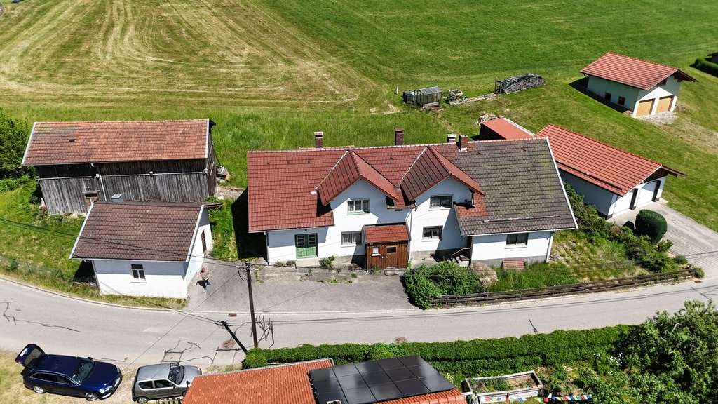 Immobilie in Arrach - Einfamilienhaus mit großem Grundstück, Scheune und traumhaftem Fernblick!!! - Bild 2