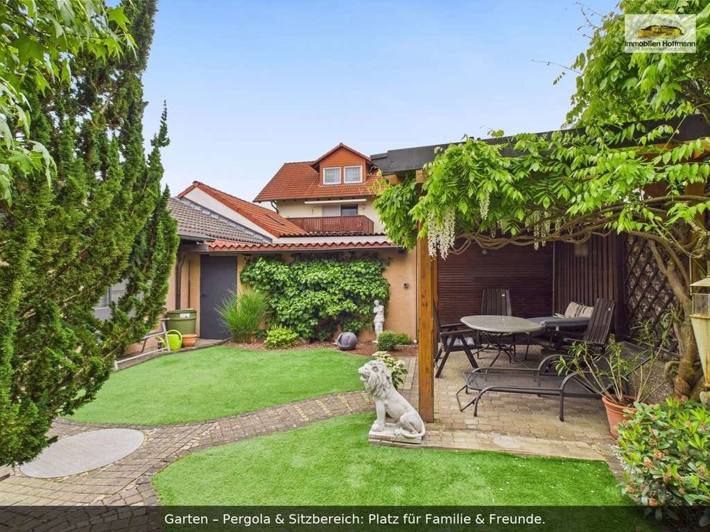 Immobilie in Hösbach - Familienparadies in Hösbach | 215 m² Wfl. | 9 Zimmer | Wintergarten | 2 Garagen - Bild 1