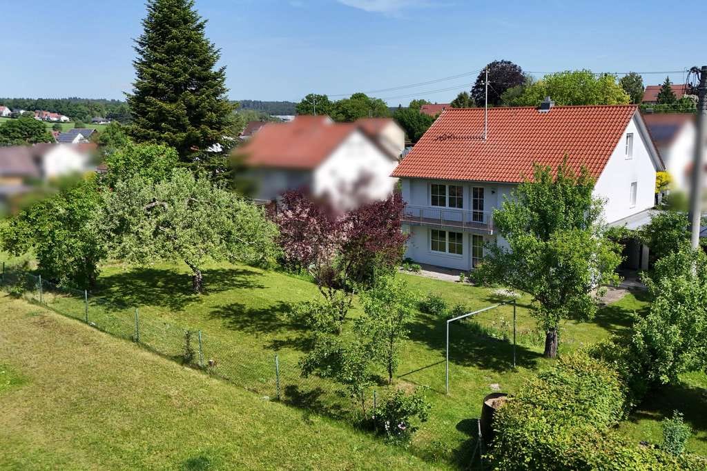 Immobilie in Langenneufnach - Ein Zuhause mit Zukunft - Großzügiges Familienanwesen mit traumhaftem Garten und vielen Nutzungsm� - Bild 1