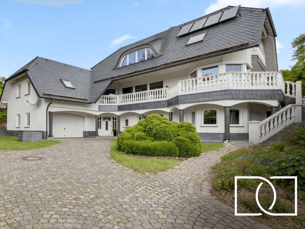 Immobilie in Wirsberg - Luxuriöse Architektenvilla! 1.417 m² Grundstück in ruhiger Traumlage mit modernster Technik und ELW - Bild 0