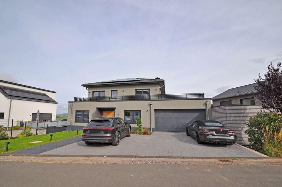 Immobilie in Bekond - Bekond: Luxus Anwesen mit Pool, Sauna und PV Anlage | Nahe Trier und Lux. | Energieeffizienzklasse A+ - Bild 0