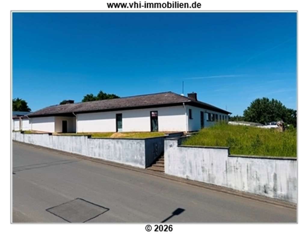 Immobilie in Nastätten - Dank Ihres Gewerbes dürfen Sie diesen riesigen entkerten Winckelbungalow eigenständig optimieren! - Bild 0
