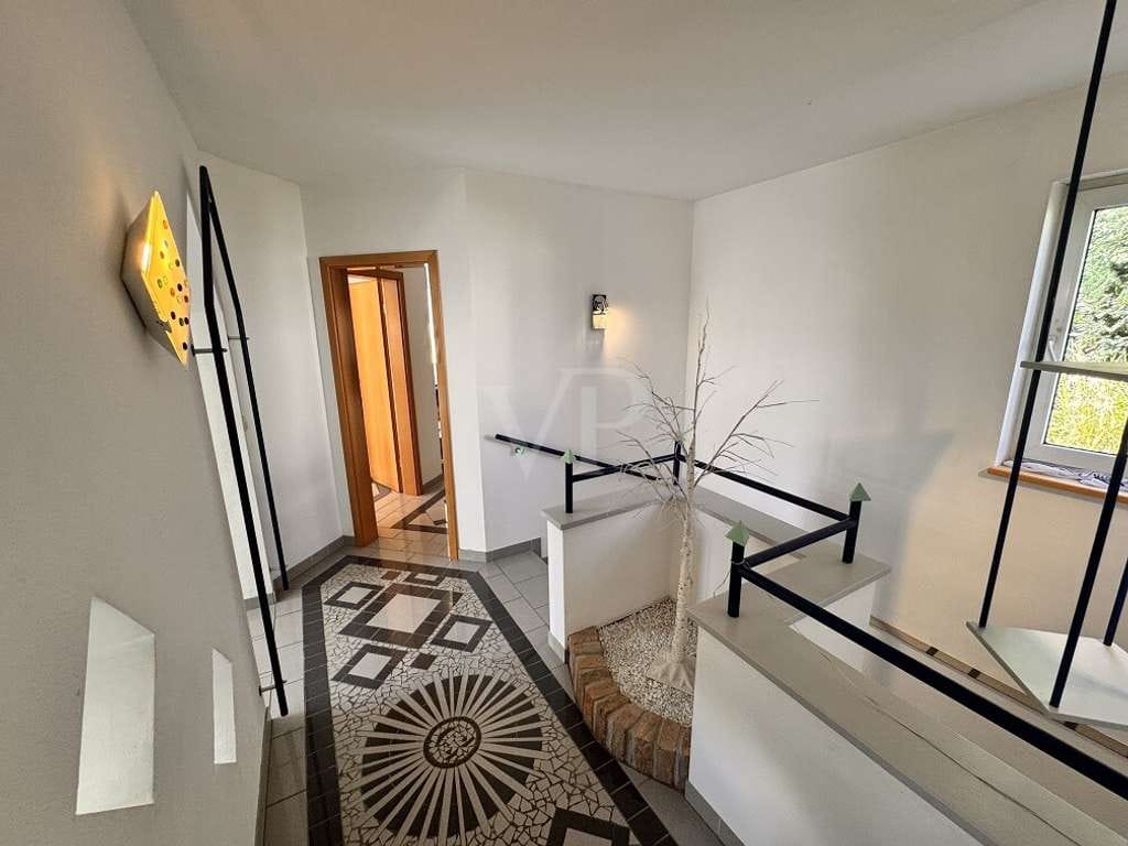Immobilie in Oberschneiding - Architektenhaus für alle, die das Besondere suchen - Bild 2