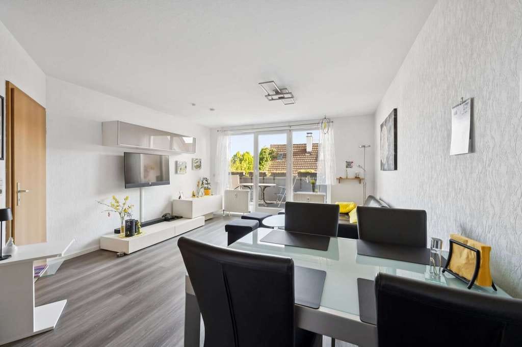 Immobilie in Pleidelsheim - Ihr neues Zuhause: gepflegte 4 Zimmer Maisonette Wohnung mit Süd-Loggia & 2 TG-Stellplätzen - Bild 0