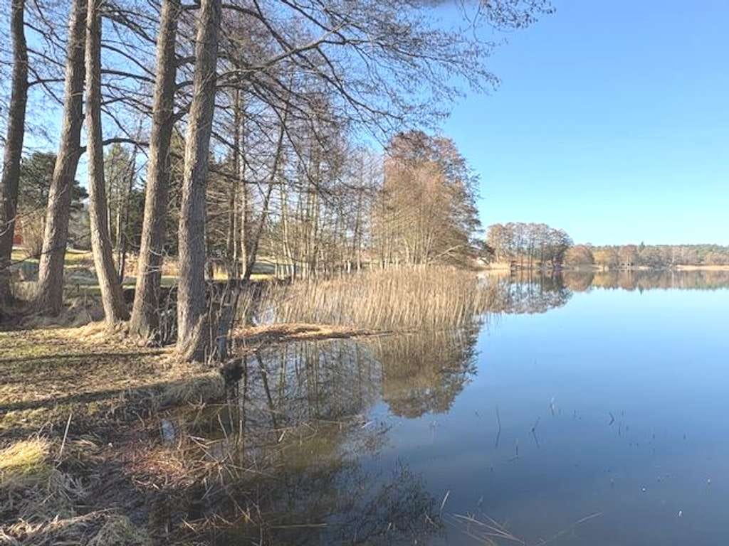 Immobilie in Boitzenburger Land - Besondere Gelegenheit! ehemal. Schulhaus direkt am See in der Uckermark - perfektes Refugium - Bild 0