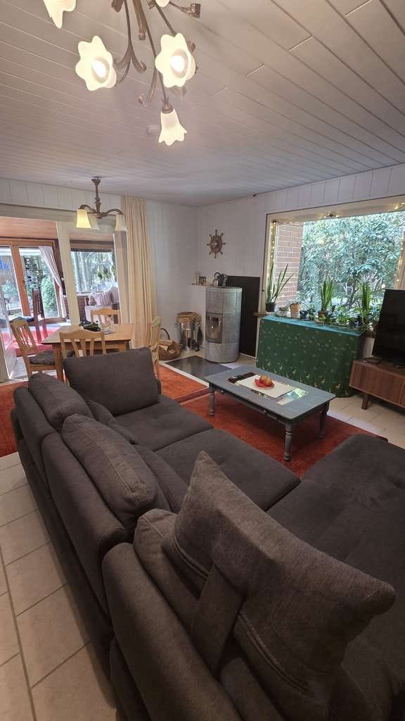 Immobilie in Jelmstorf - Ruhig gelegenes Einfamilienhaus / Ferienhaus im Wald – großes Grundstück mit Nebengebäude - Bild 0