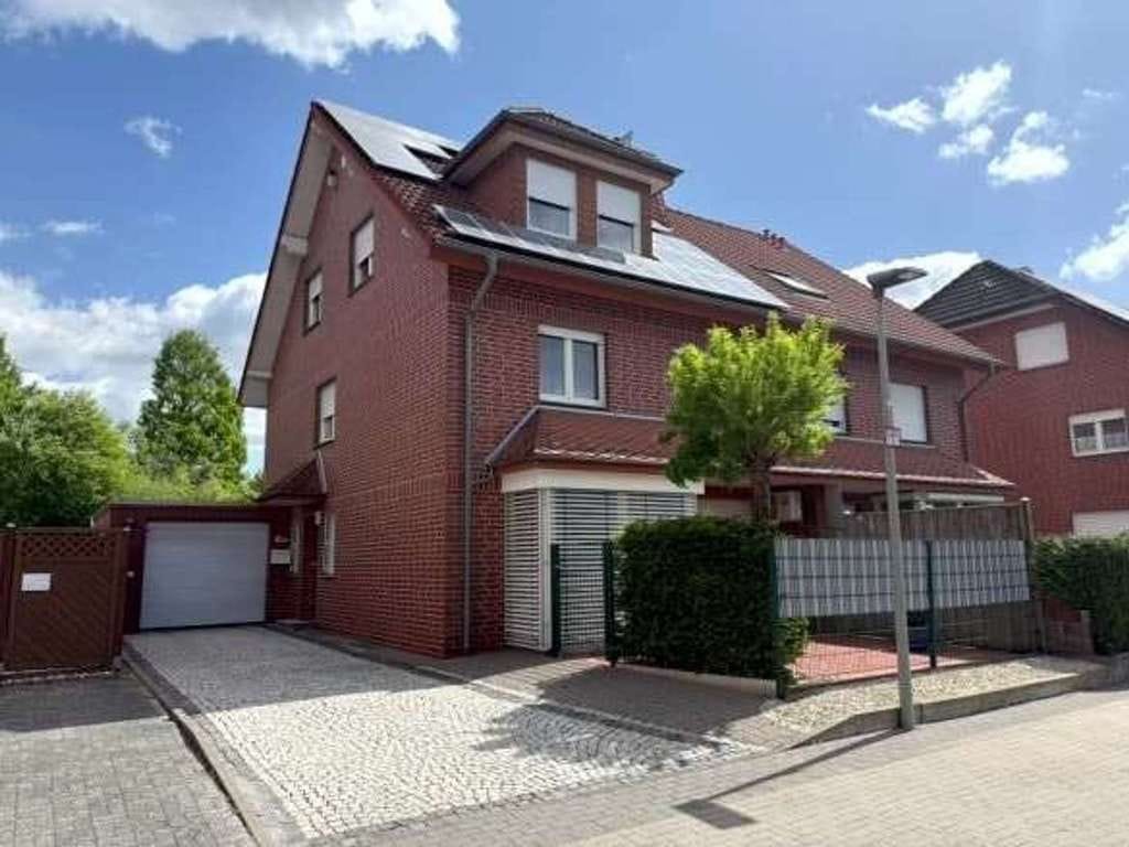 Immobilie in Hövelhof - Doppelhaushälfte in Hövelhof sucht nette Familie! - Bild 0