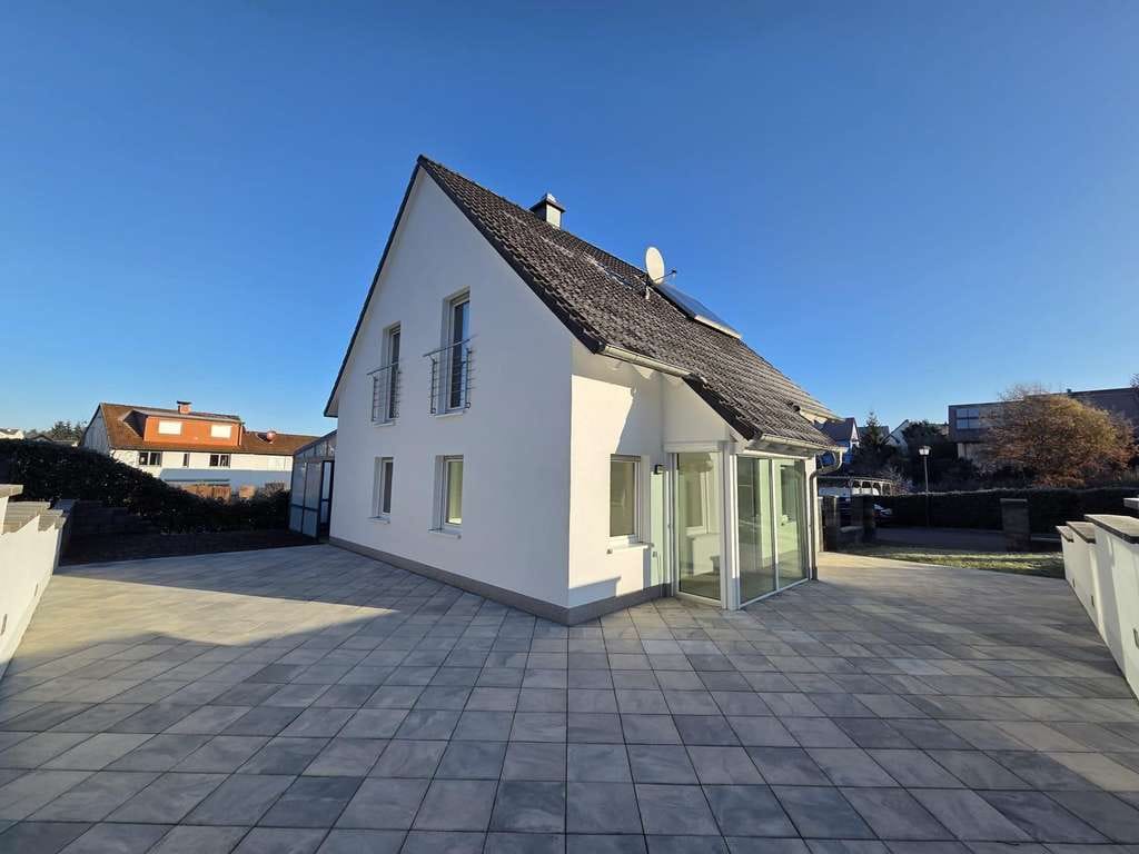 Immobilie in Gerach - 🏡 Stilvolles Einfamilienhaus in Bestlage - modern, ruhig, sofort bezugsfrei - Bild 3