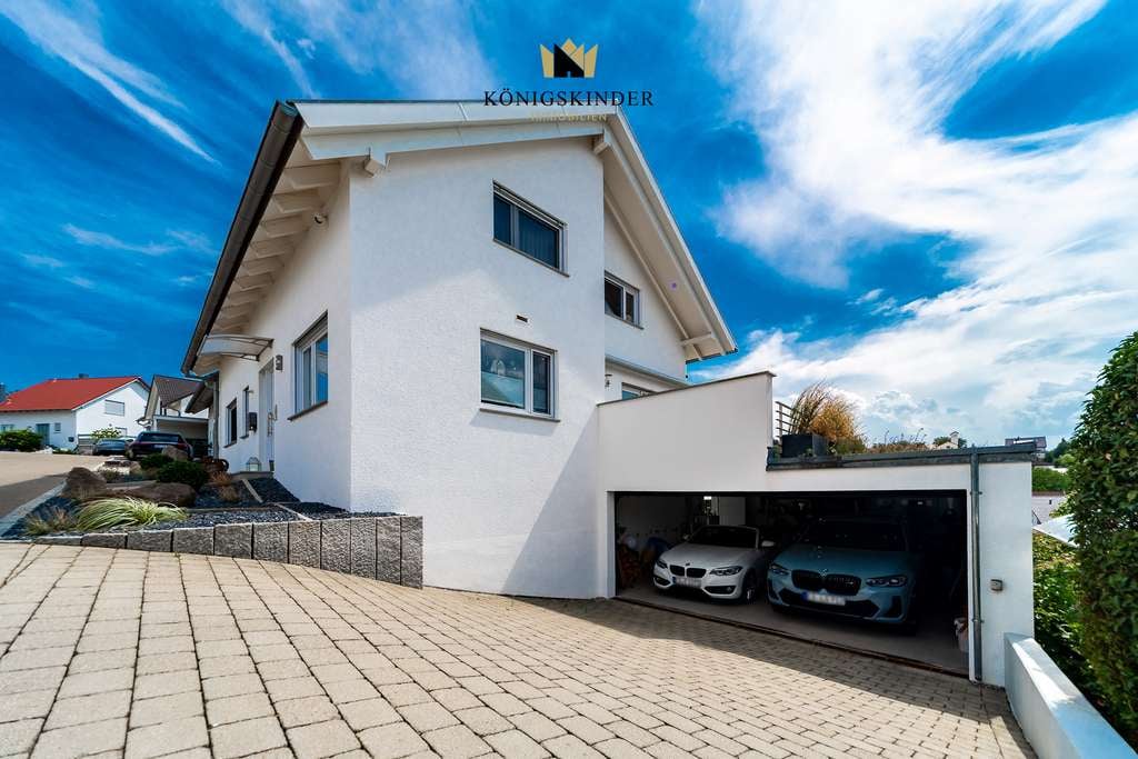 Immobilie in Aichelberg - Exklusives Architektenhaus mit Pool in traumhafter Aussichtslage von Aichelberg - Bild 2