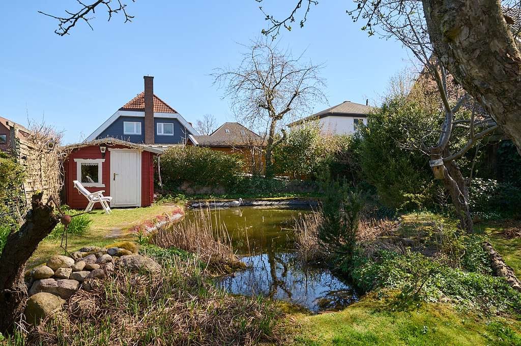 Immobilie in Glinde - VON PRIVAT: Großzügiges Ein- / Zweifamilienhaus mit 173 m² Wfl. + Keller und großer Garage in Glinde - Bild 1