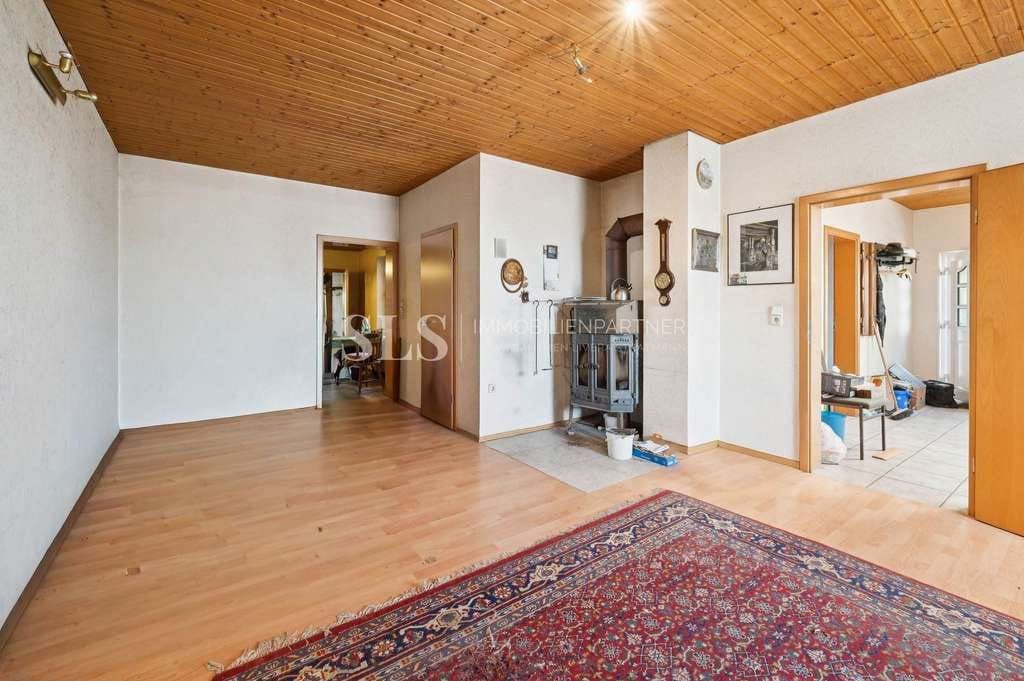 Immobilie in Grefrath - Großzügiges Einfamilienhaus mit weitläufigem Grundstück und viel Potenzial in Grefrath - Bild 3
