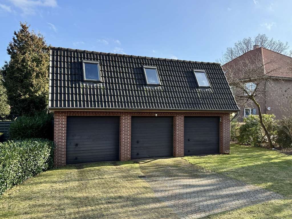 Immobilie in Hude (Oldenburg) - Zweifamilienhaus mit großem Grundstück und viel Nutzfläche - Bild 4