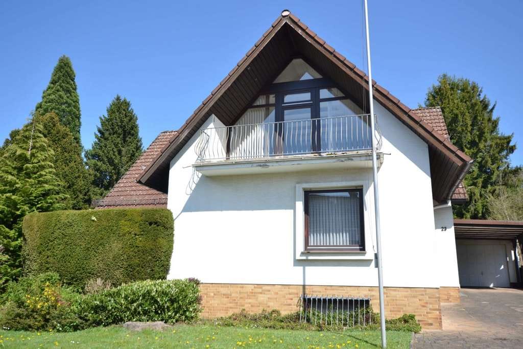 Immobilie in Stadtoldendorf - Repräsentatives Einfamilienhaus mit Garage und Carport in Stadtoldendorf! - Bild 3