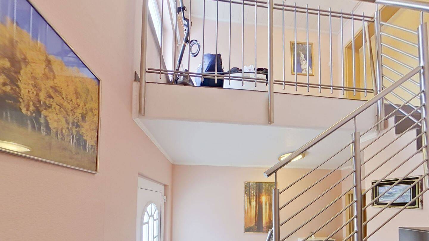Immobilie in Großenlüder - Zweifamilienhaus mit ausbaufähigem Dachboden in Großenlüder - Bild 1
