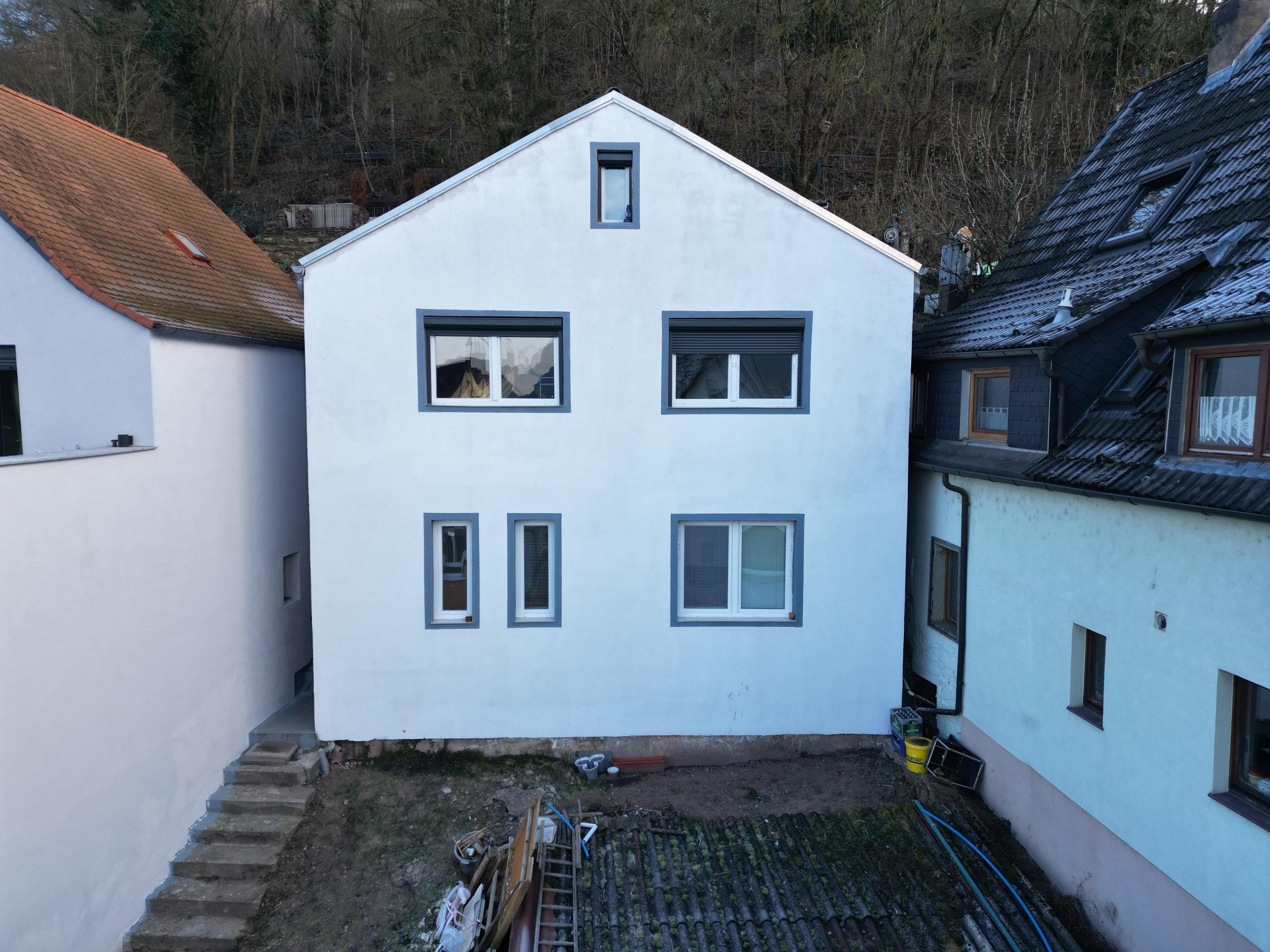 Immobilie in Gemünden am Main - Charmantes Einfamilienhaus mit Altstadtblick und großzügigen Terrassenflächen - Bild 0
