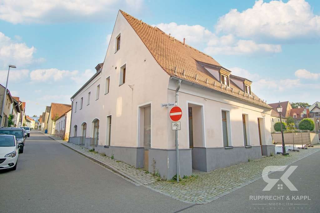 Immobilie in Vohenstrauß - Staat als Mieter: Renditestarkes Mehrfamilienhaus mit langfristiger Sicherheit und knapp 9% Rendite - Bild 0