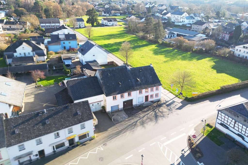 Immobilie in Mülheim an der Mosel - Mülheim (Mosel): Historisches Winzeranwesen mit ansprechendem Garten, Scheune und schöner Wohnlage - Bild 2
