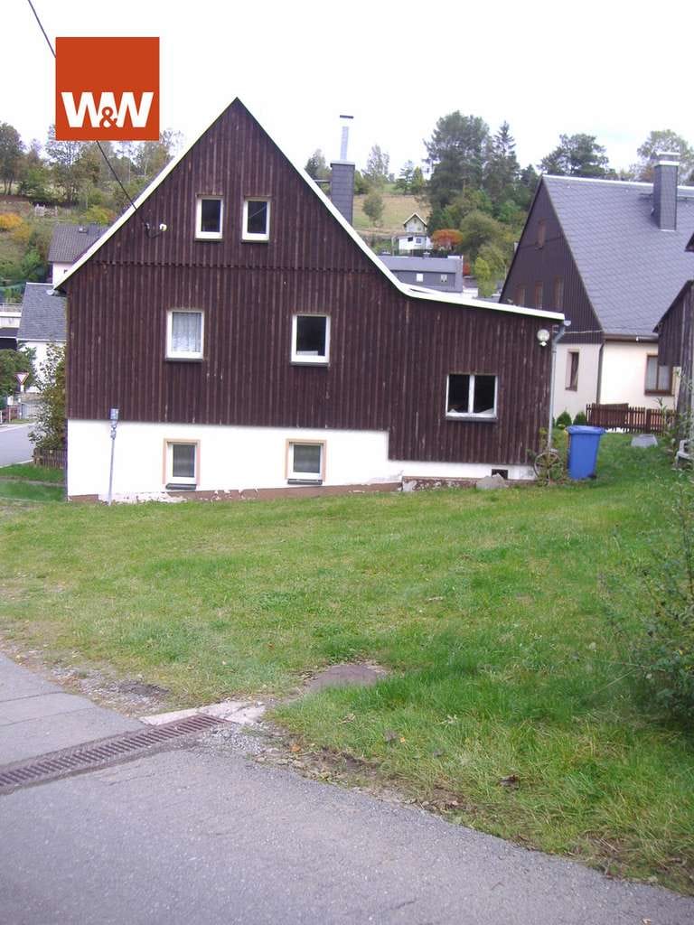 Immobilie in Jöhstadt - Einfamilienhaus mit Sanierungsbedarf und großem Nebengebäude - Bild 1