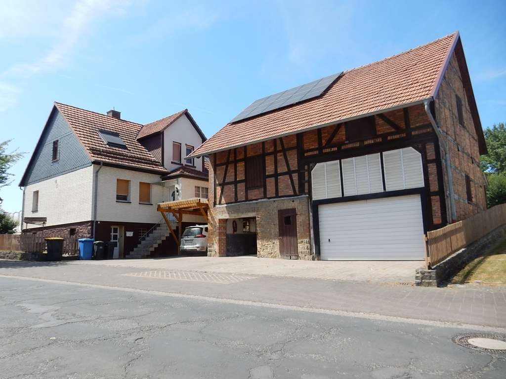 Immobilie in Homberg - Viel Platz für die Familie: Gepflegtes Haus in Homberg - Bild 0