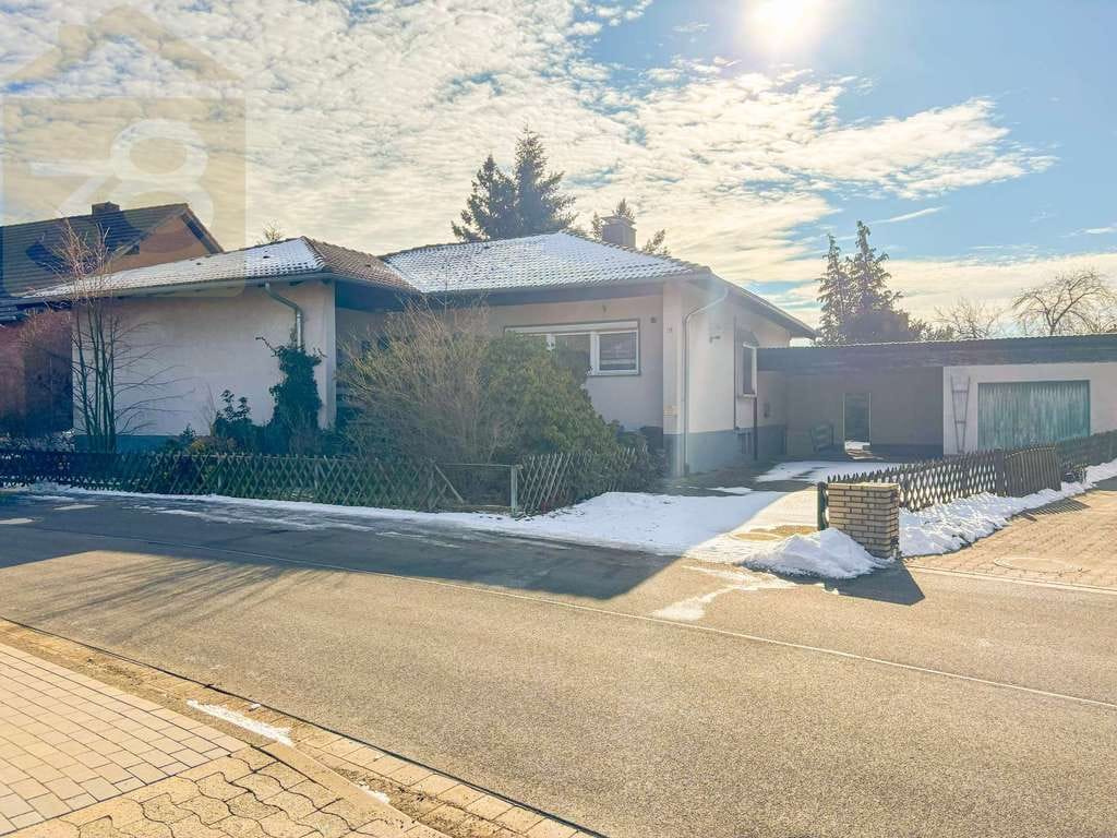 Immobilie in Danndorf - Sanierungsbedürftiger Bungalow mit Carport und Garage in Danndorf! Mein Haus = Mein Partner! - Bild 0