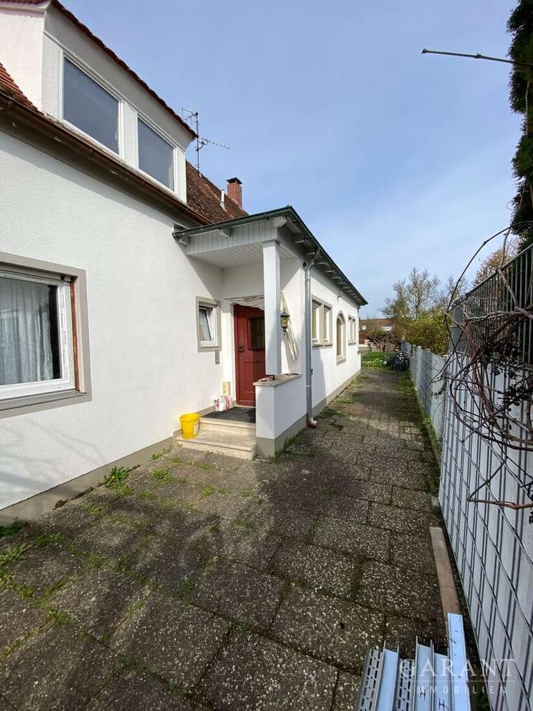 Immobilie in Nördlingen - Flexibles Zweifamilienhaus mit Potenzial - Eigennutzung & Vermietung kombinieren - Bild 1