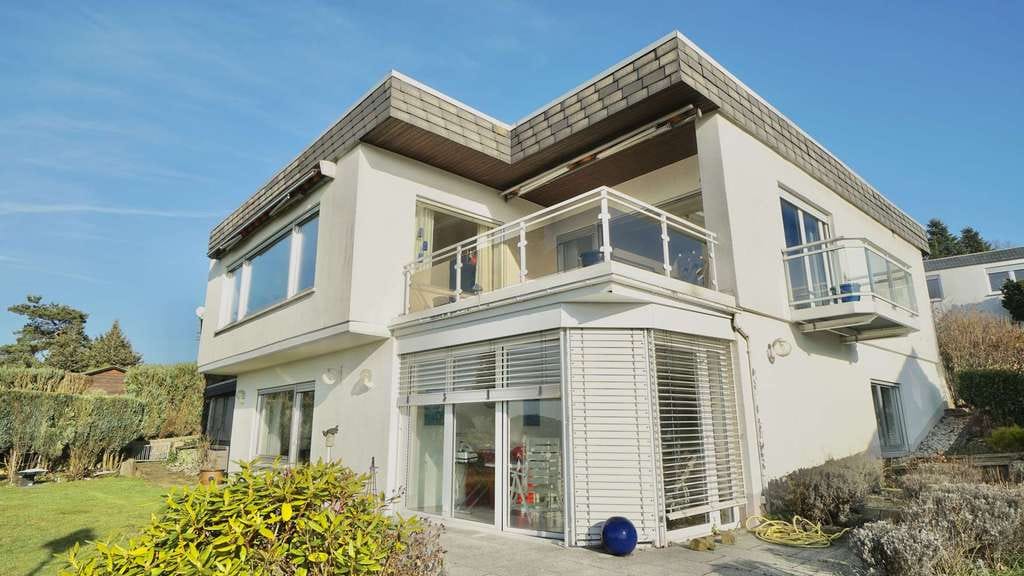 Immobilie in Herborn - Exklusives Einfamilienhaus mit atemberaubenden Weitblick in Herborn OT - Bild 2