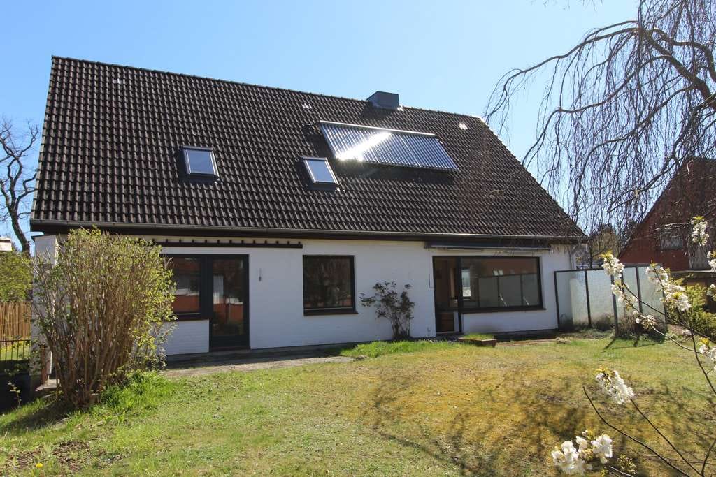 Immobilie in Malente - Freistehendes großes Einfamilienhaus in Malente - Bild 2