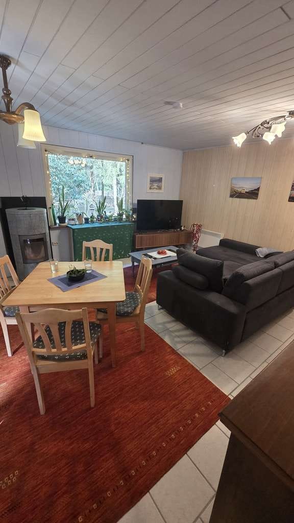 Immobilie in Jelmstorf - Ruhig gelegenes Einfamilienhaus / Ferienhaus im Wald – großes Grundstück mit Nebengebäude - Bild 2
