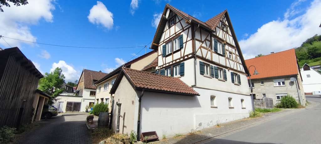 Immobilie in Rottenburg am Neckar - Fachwerkhaus mit vielen Zimmern in Bieringen - Rottenburg am Neckar - Bild 0