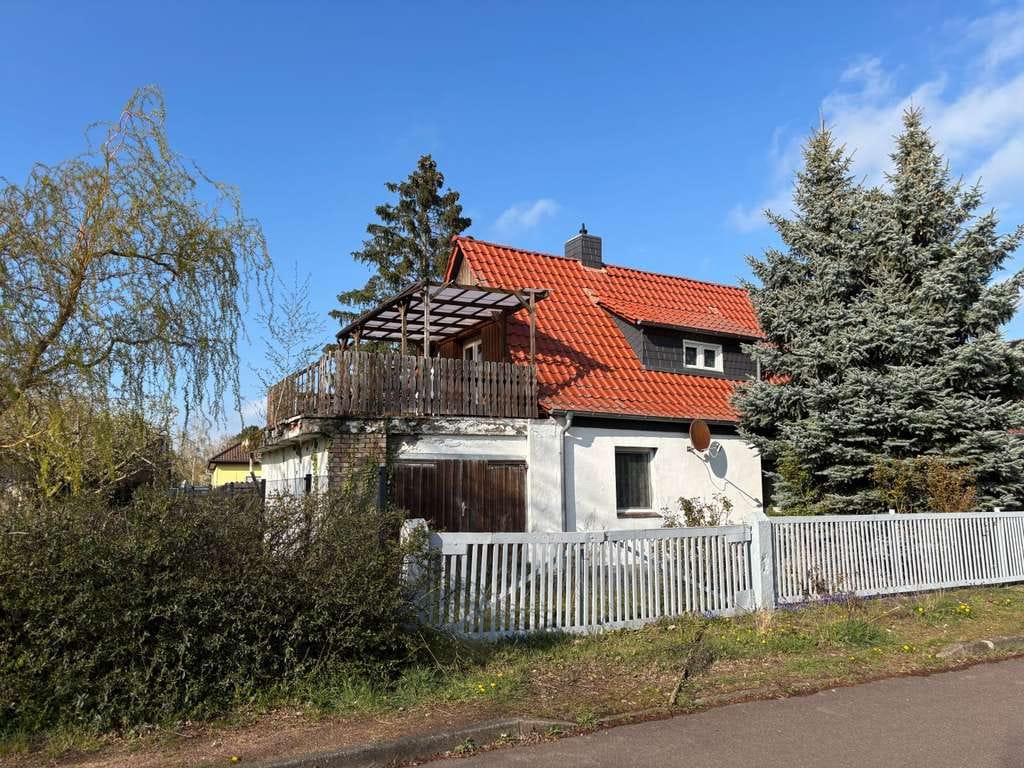 Immobilie in Halle (Saale) - Ihr eigenes Zuhause: Grundstück mit Einfamilienhaus in der Gottfried-Keller-Siedlung in Halle - Bild 0