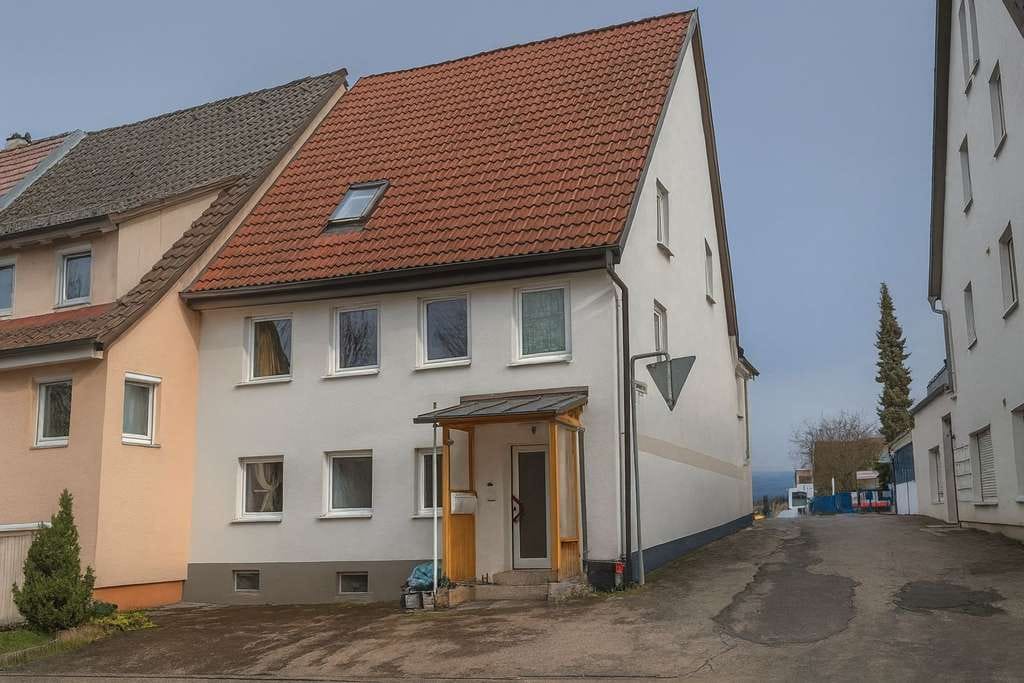 Immobilie in Trossingen - Gepflegtes 3-Familienhaus in Trossingen / TOP Kapitalanlage - Bild 0