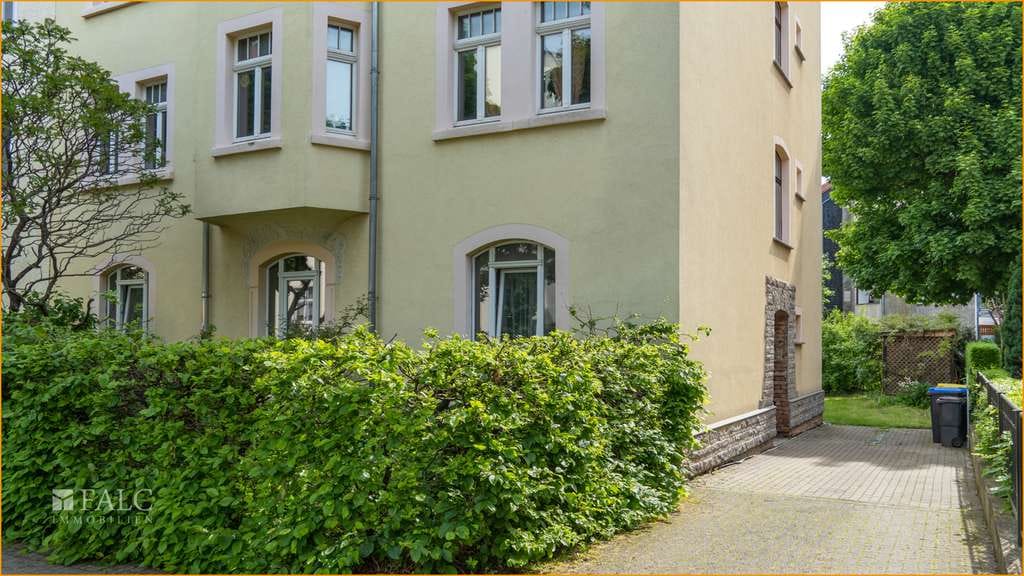 Immobilie in Arnstadt - Potenzial für`s Kapital: Solides, ausbaufähiges und attraktives Mehrfamilienhaus in schöner Lage - Bild 2
