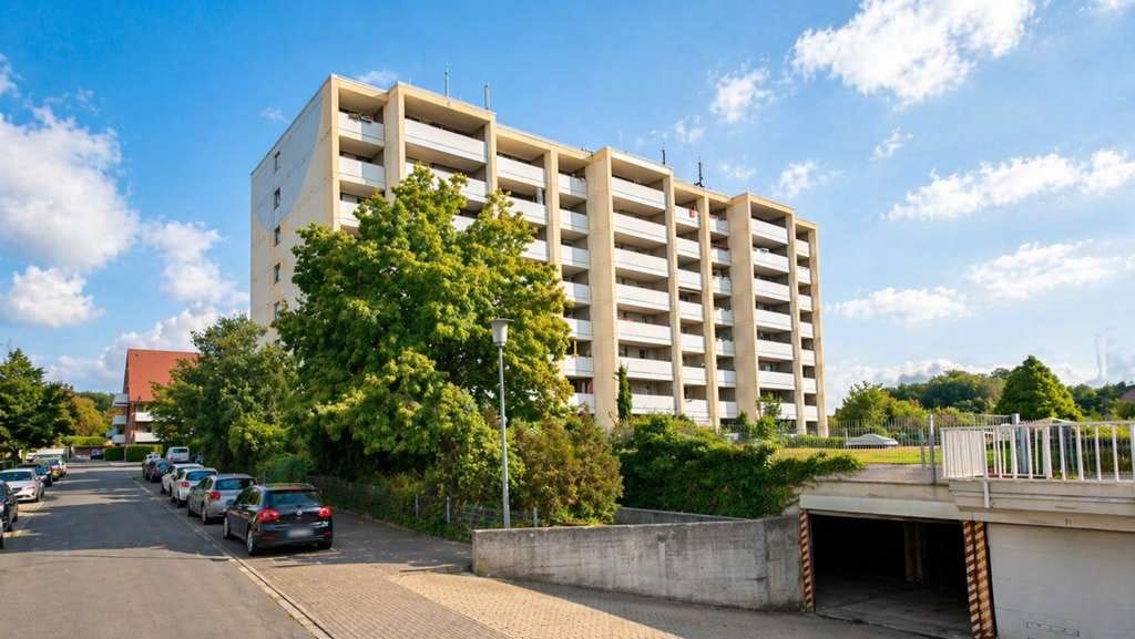 Immobilie in Paderborn - Etagenwohnung mit Balkon ++ Erstes OG ++ TG-Stellplatz opt. ++ Aufzug - Bild 0