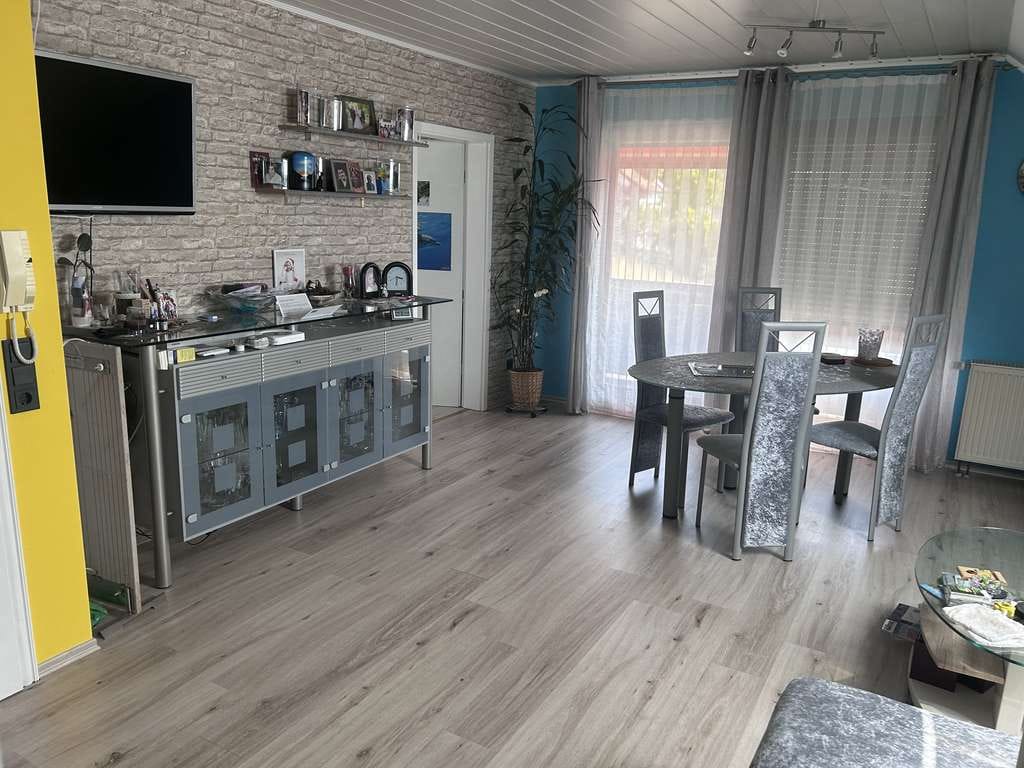 Immobilie in Leidersbach - Vielseitiges Mehrfamilienhaus: Großzügiges Wohnen in Leidersbach - Bild 3