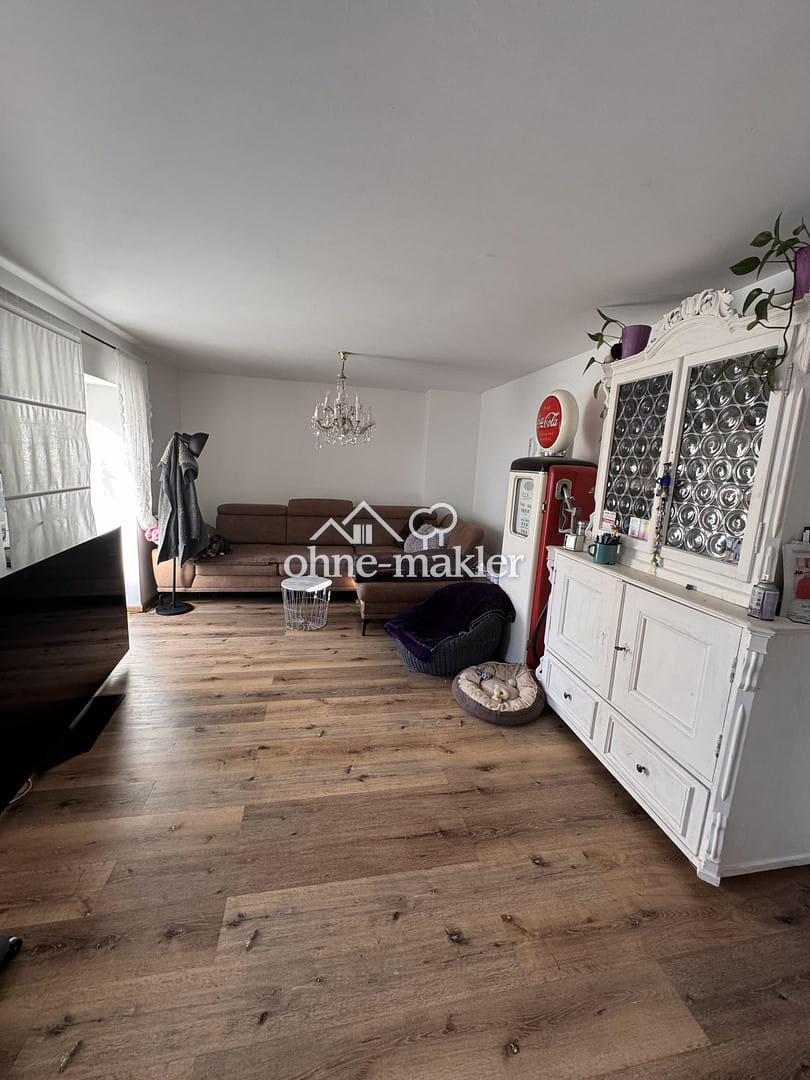 Immobilie in Altdorf bei Nürnberg - Einfamilienhaus/Bauernhaus mit großem Grundstück, Scheune & Stall - Bild 3