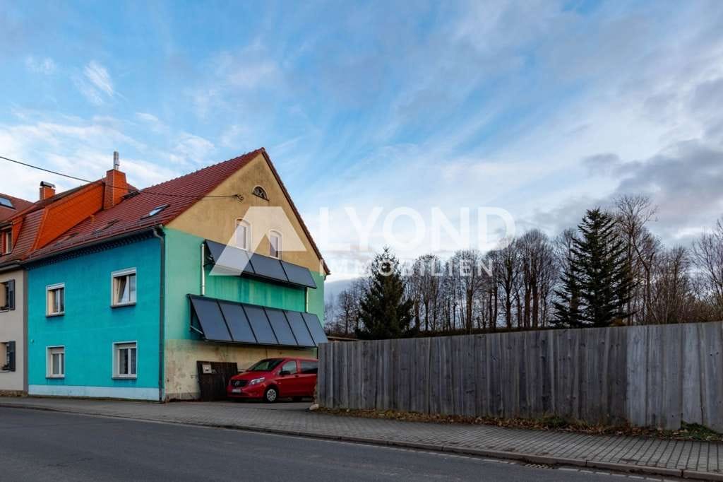 Immobilie in Hainichen - Großzügiges Wohnhaus mit Anbau, Garten, Pool und Bachlauf auf ca. 1.330 m² Grundstück - Bild 1