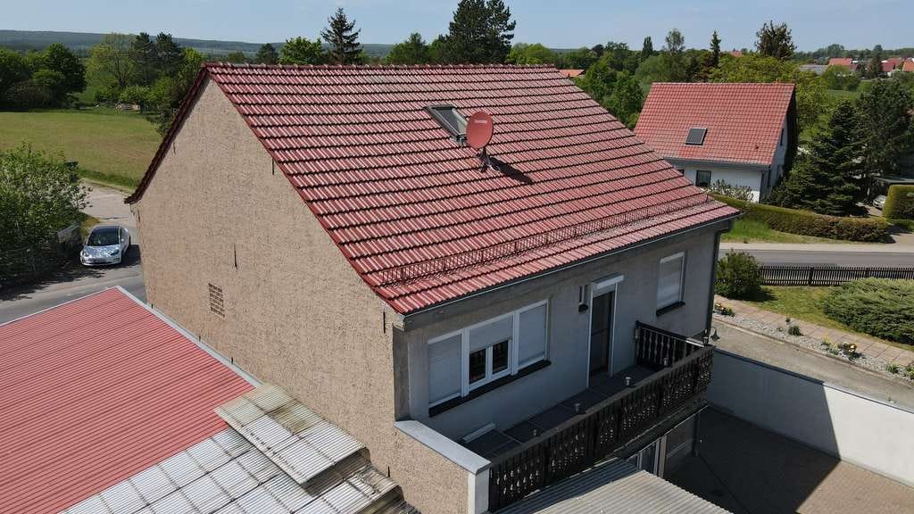 Immobilie in Vogtei - Ein- bis Zweifamilienhaus mit großem Garten, Gewerbeflächen, Doppelzufahrt & Garagen - Bild 3
