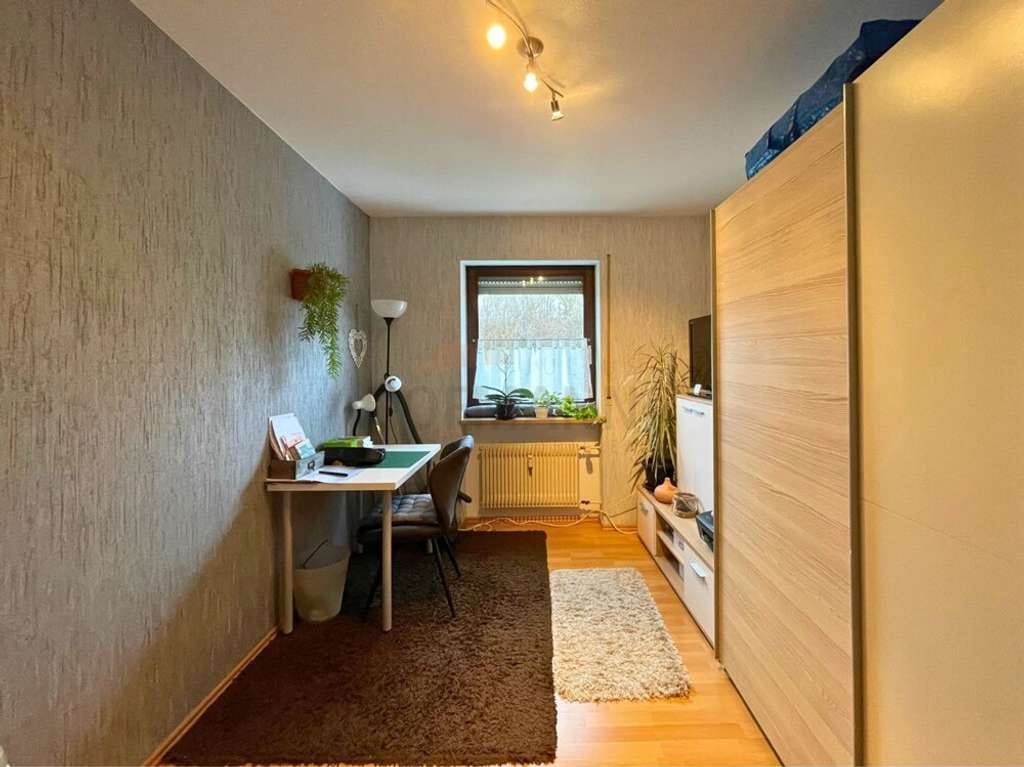 Immobilie in Dittelbrunn - 3 Zim. Eigentumswohnung am Sonnenteller von Dittelbrunn, Hochparterre, kl. Wohnanlage,noch vermietet - Bild 2