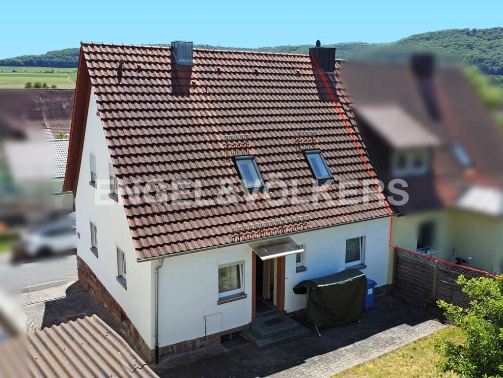 Immobilie in Hammelburg - Liebevoll modernisiertes Raumwunder mit 129 m² 5 Zimmern und schönem Garten nahe Hammelburg - Bild 0