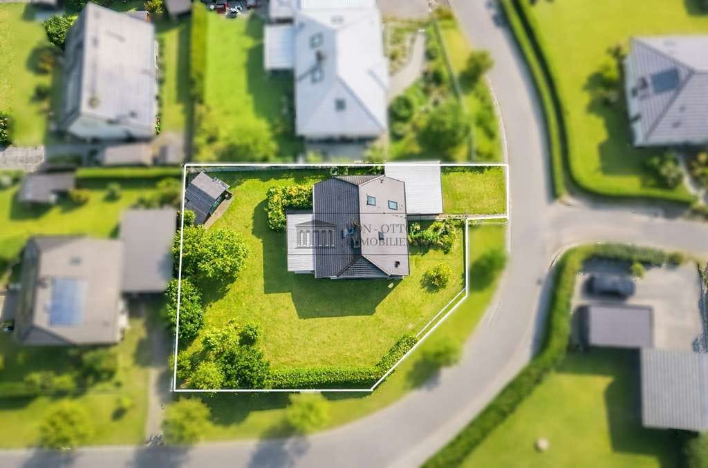 Immobilie in Toppenstedt - Einfamilienhaus mit Kamin, Südterrasse und Dachboden - Bild 2