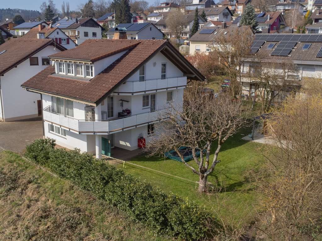 Immobilie in Hohentengen am Hochrhein - Hochwertige Maisonette-Wohnung mit Gartenanteil und Bachlauf in ruhiger Sackgassenlage - Bild 2